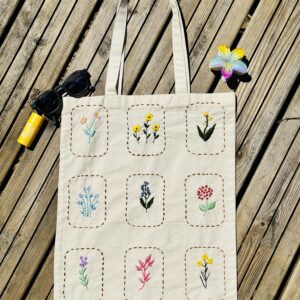 Tote-bag brodé main-Motif Herbier Fleuri